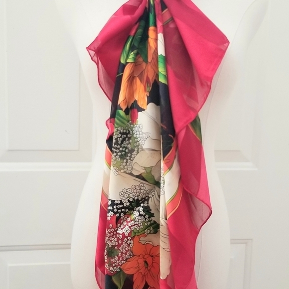 Mool Mang Cho Red Floral 43" x 43" Square Scarf, New without Tag - Picture 3 of 8